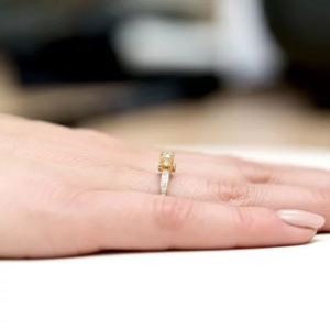 Pierścionek z Brylantami 0,42ct z żółtego złota próby 585. W-0199